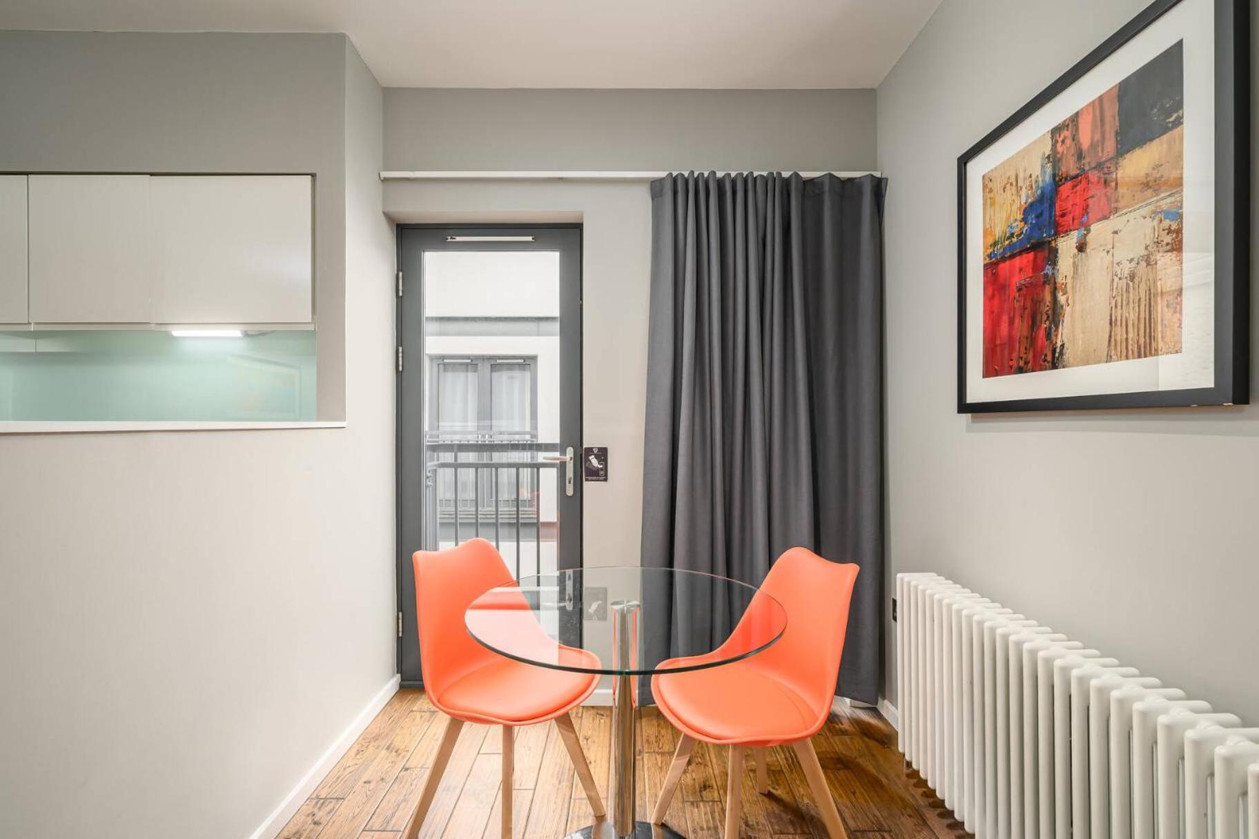 Destiny Scotland -The Malt House Apartments Edinburg Exteriör bild