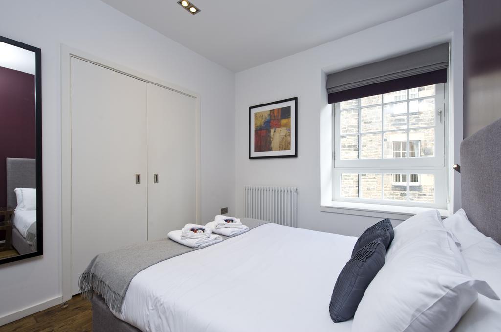 Destiny Scotland -The Malt House Apartments Edinburg Exteriör bild