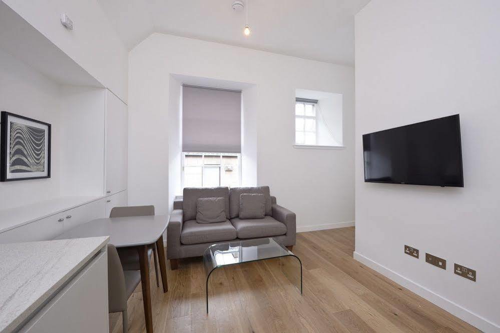 Destiny Scotland -The Malt House Apartments Edinburg Exteriör bild