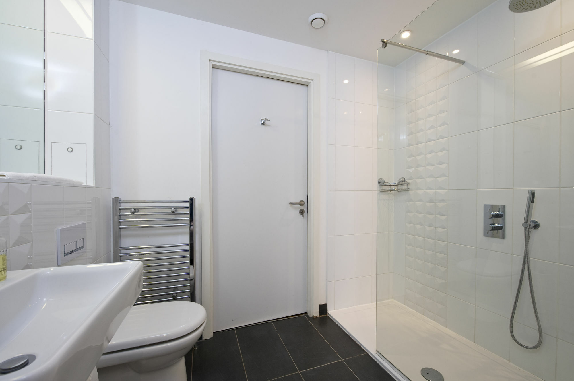 Destiny Scotland -The Malt House Apartments Edinburg Exteriör bild